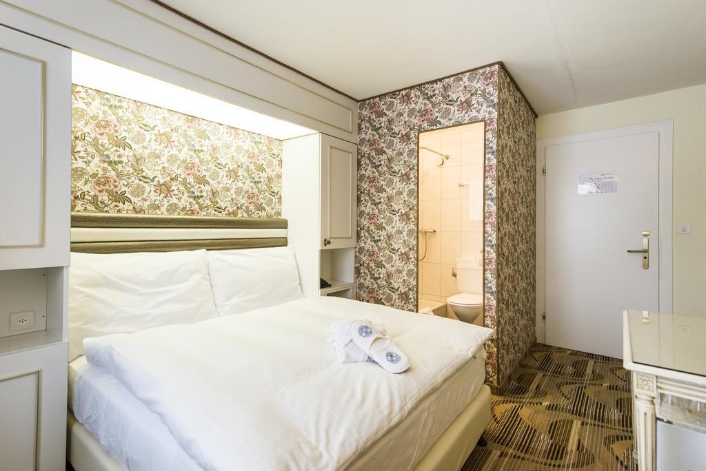 Posthotel Holiday Villa Arosa Bilik gambar