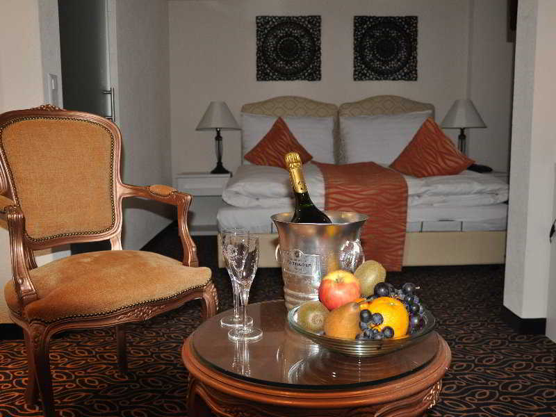 Posthotel Holiday Villa Arosa Bilik gambar
